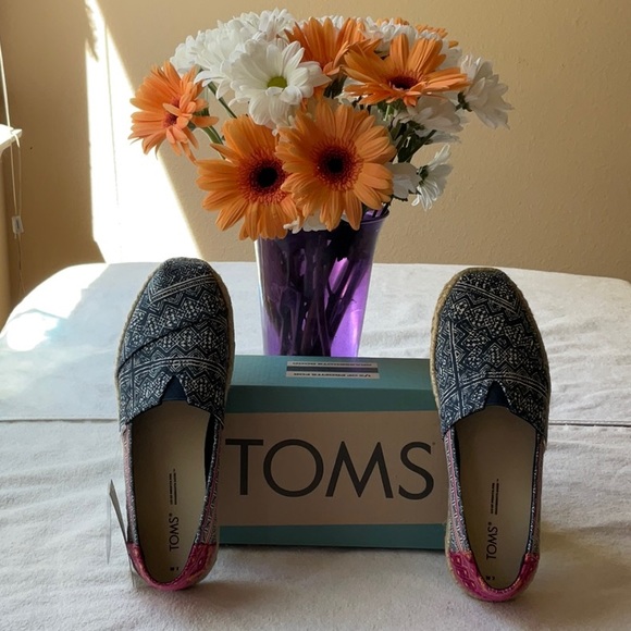 🪷 TOMS HMONG INDIGO FLORAL ROPE ESPADRILLE 🪷 - Picture 3 of 16